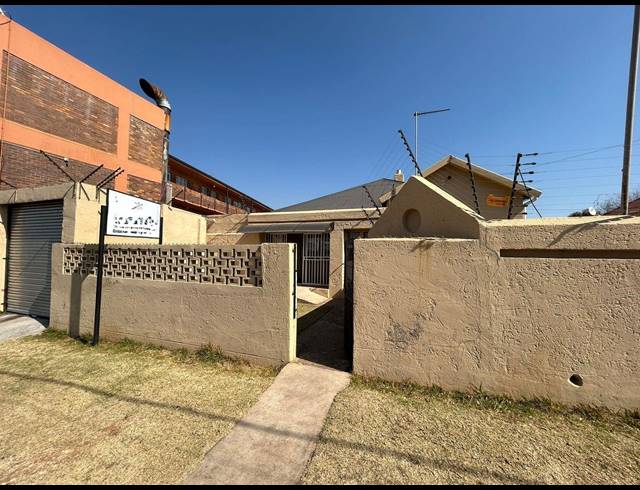 150M² OFFICE TO LET IN DELAREY
